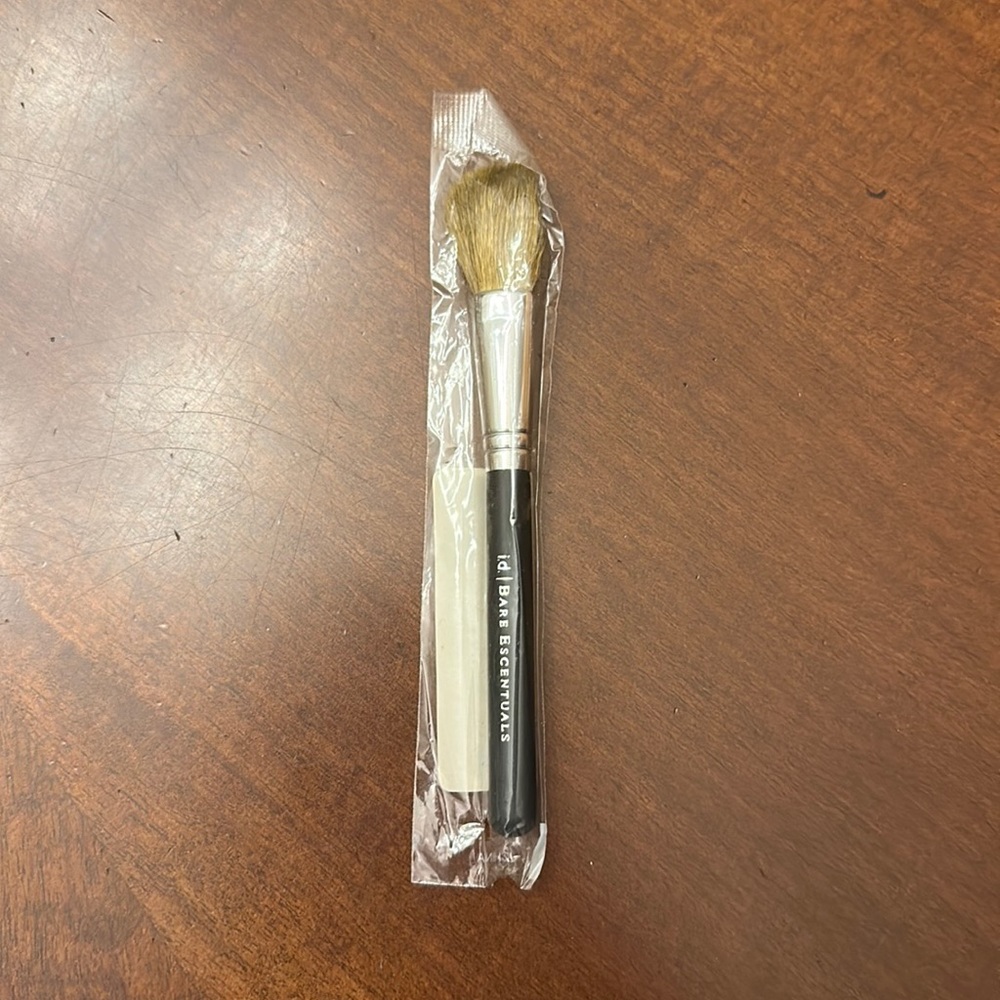 Bare Minerals blending brush